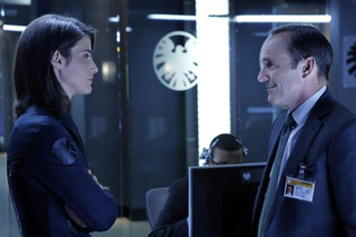 Illustration for article titled High-res SHIELD photos include first your glimpse of a Firefly cameo